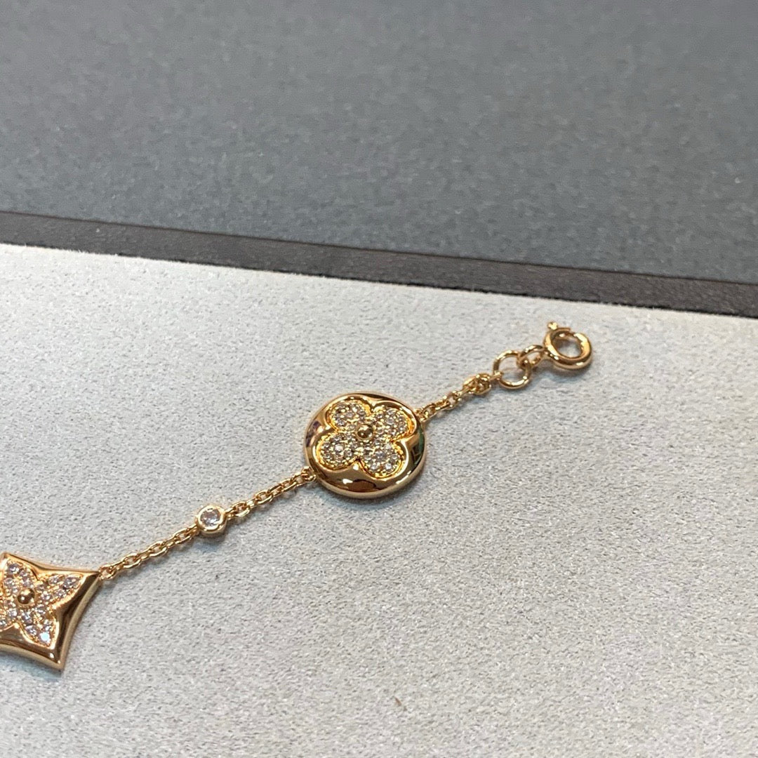 Lily V bracelet