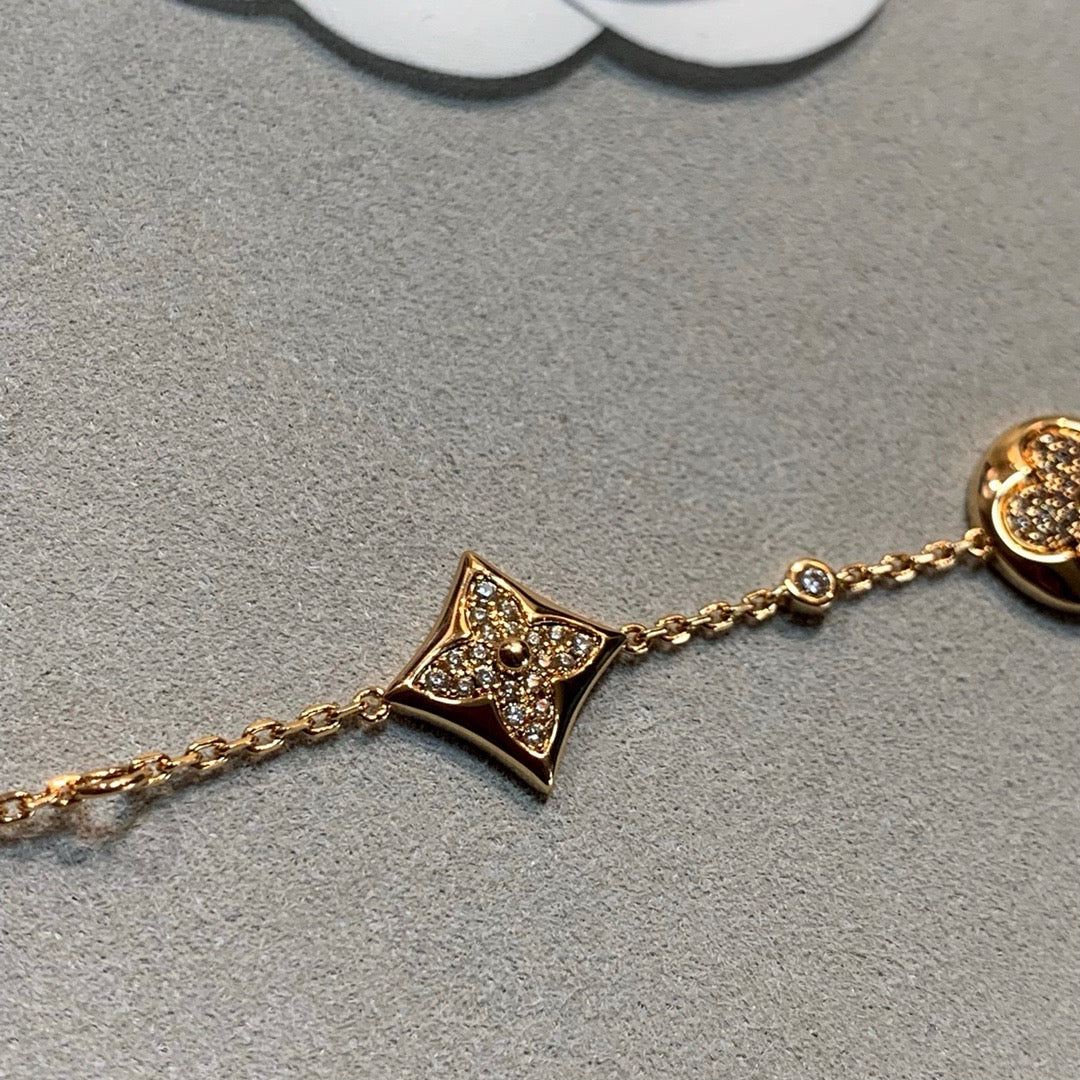 Lily V bracelet