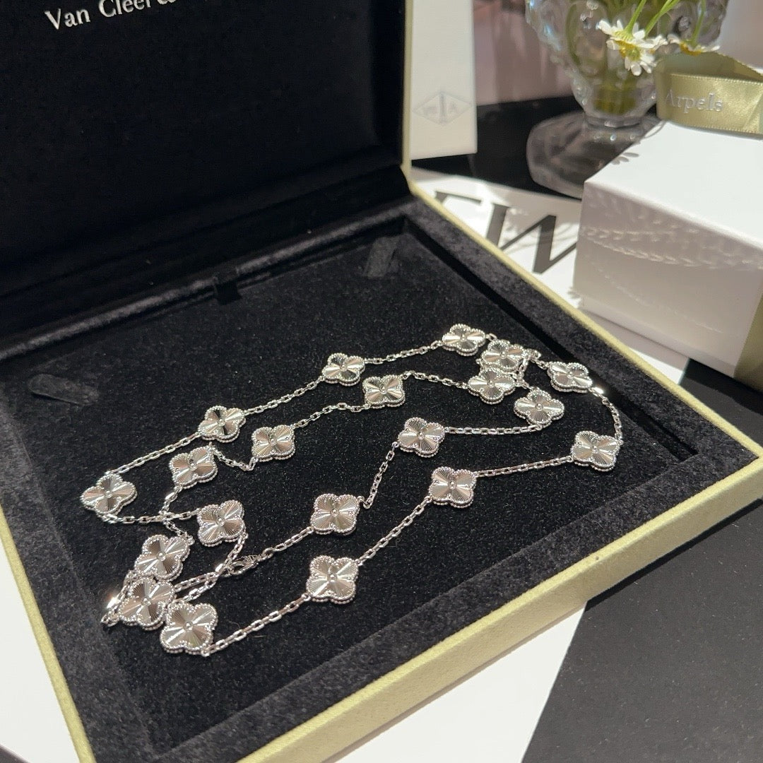 Multiclover silver necklace