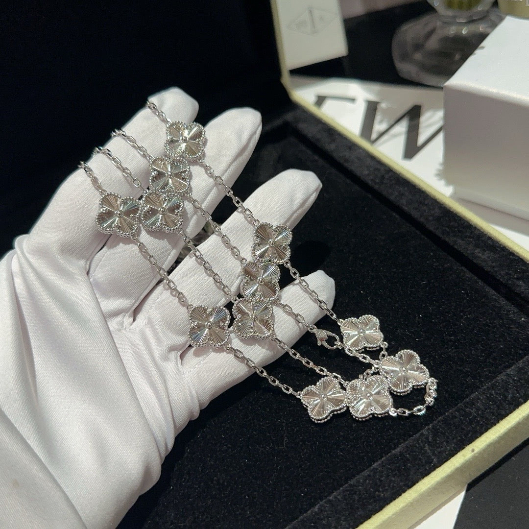 Multiclover silver necklace