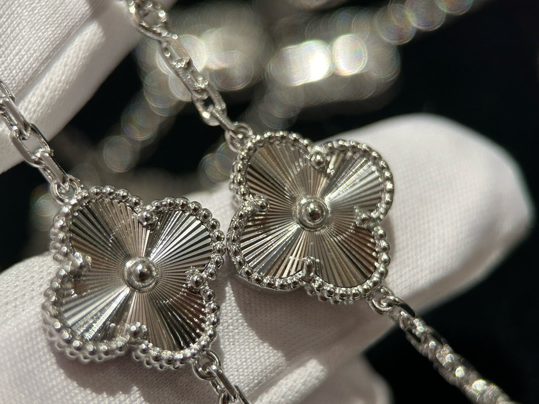Multiclover silver necklace