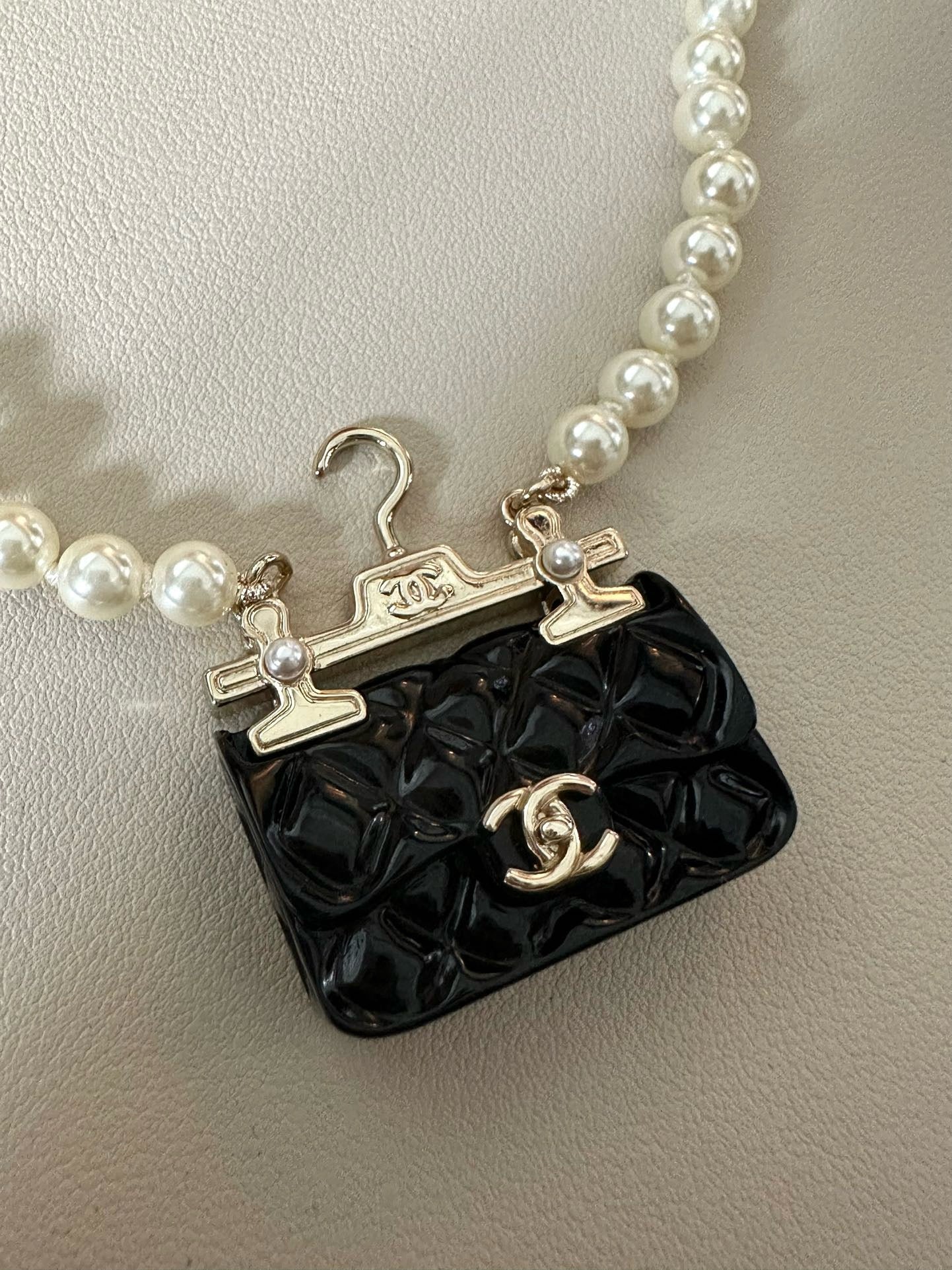 Cici handbag necklace