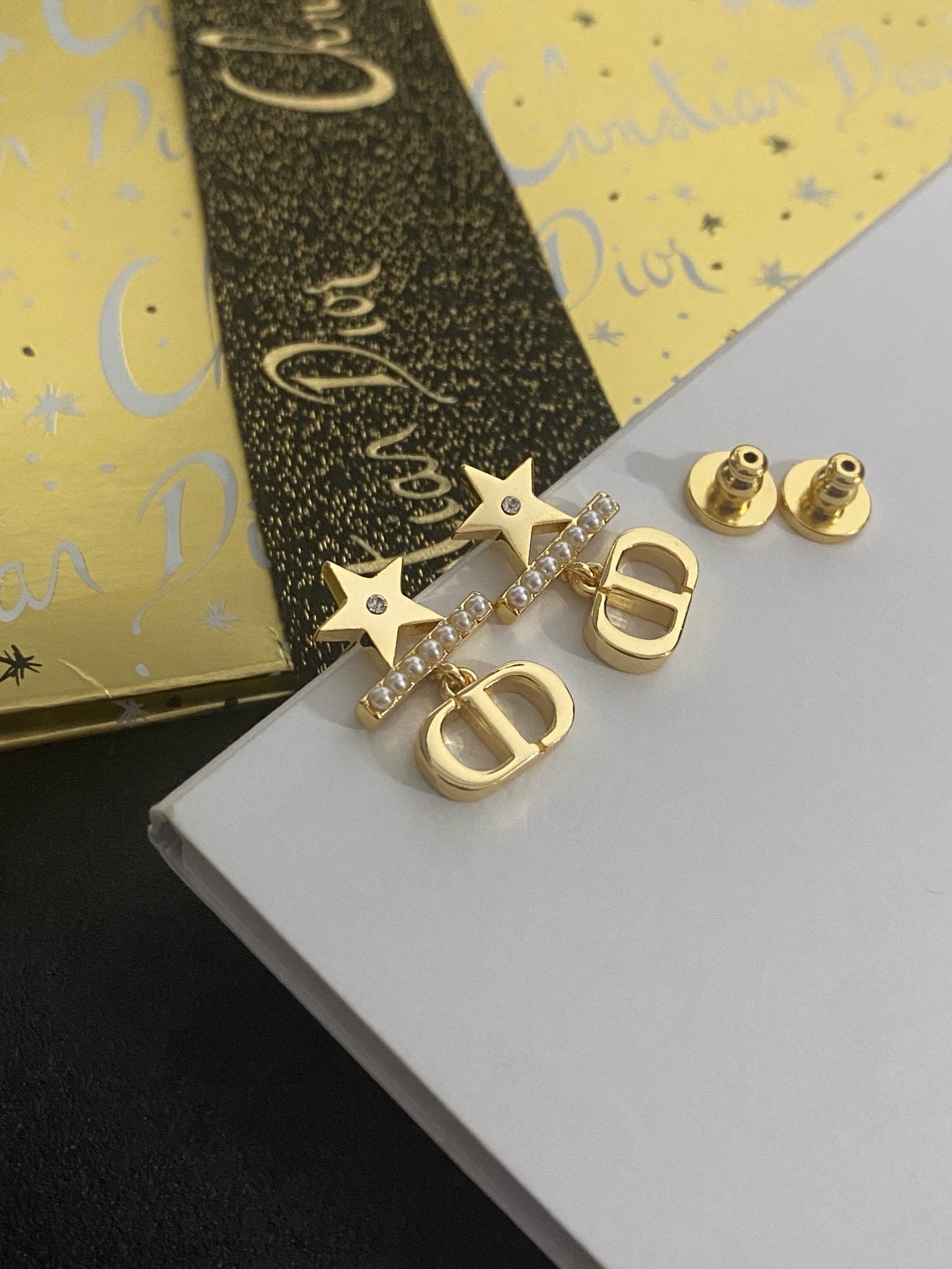 Deo star earrings