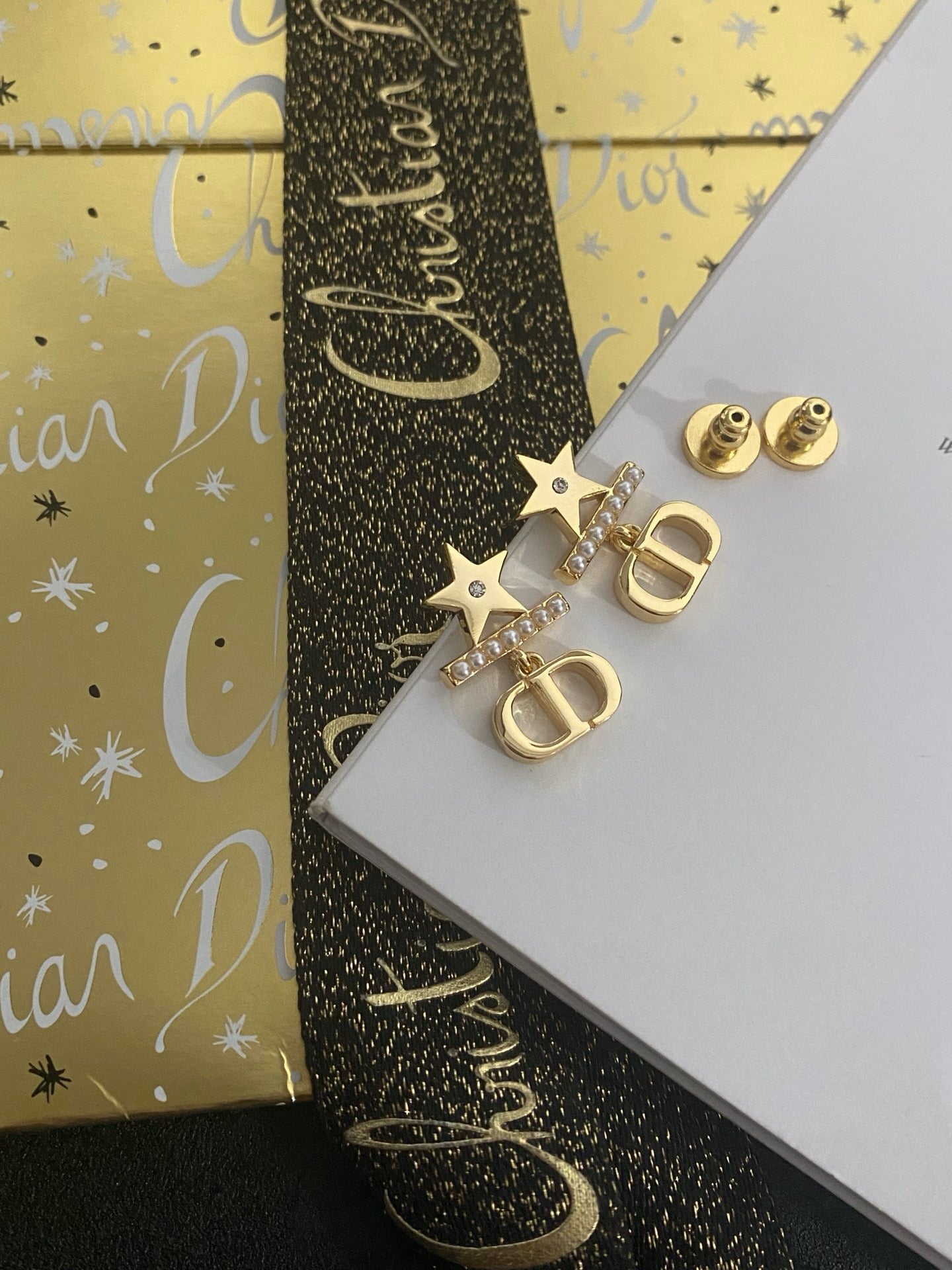 Deo star earrings