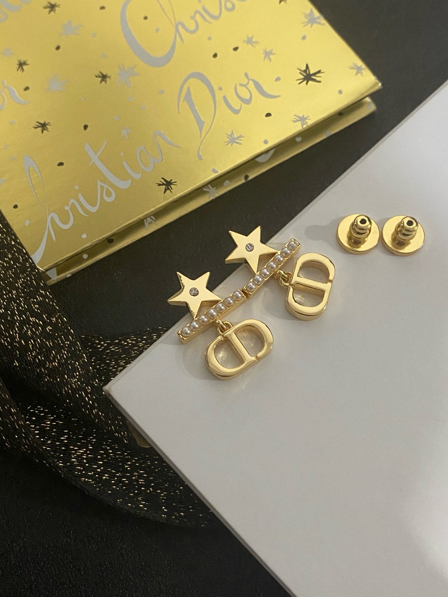 Deo star earrings