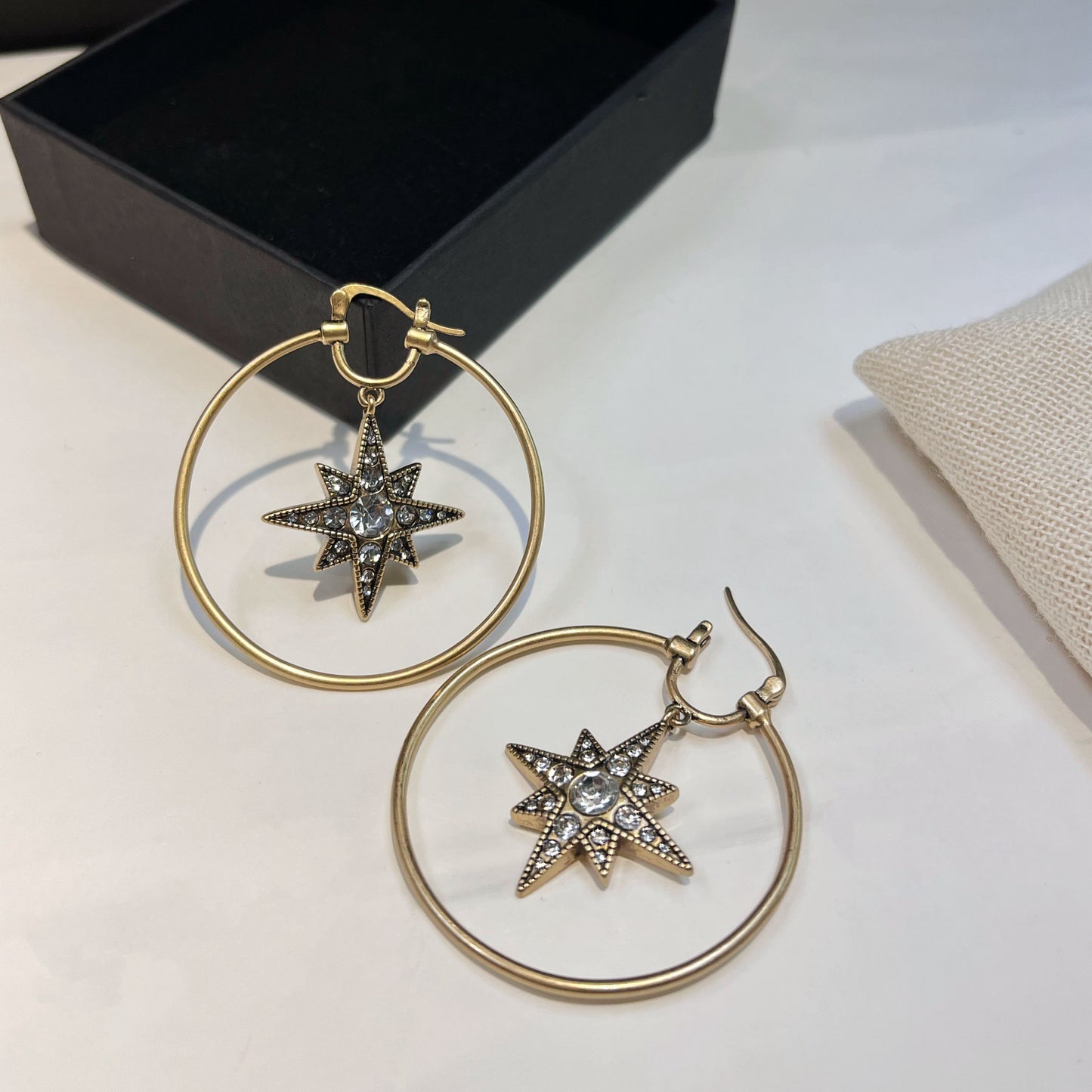 Loucy star Earrings