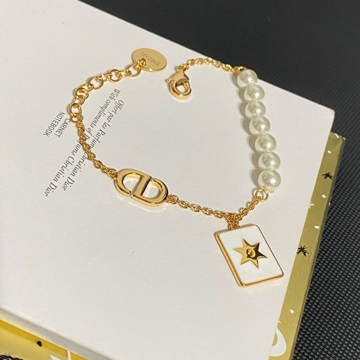 Dianna pearl bracelet