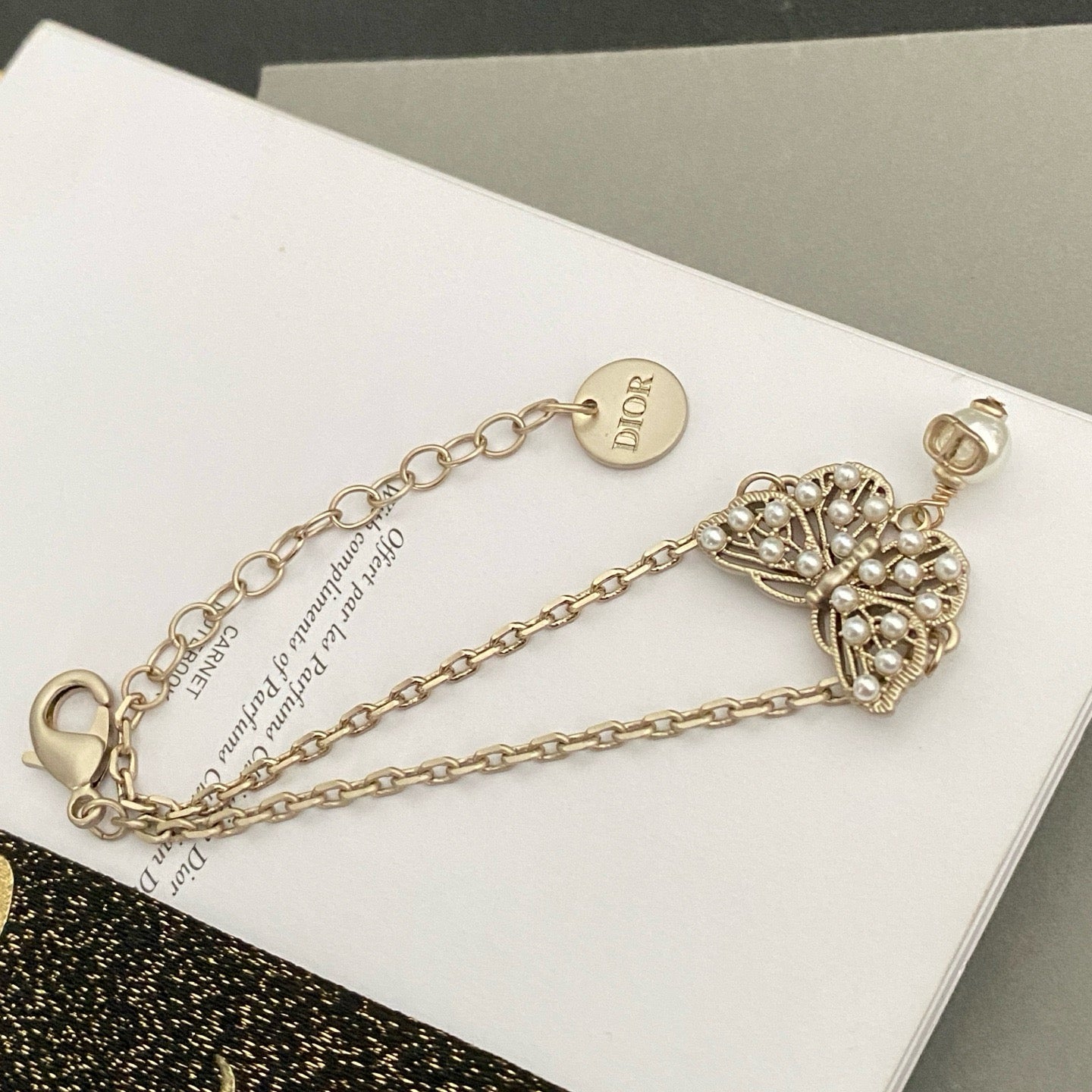 Dira butterfly bracelet