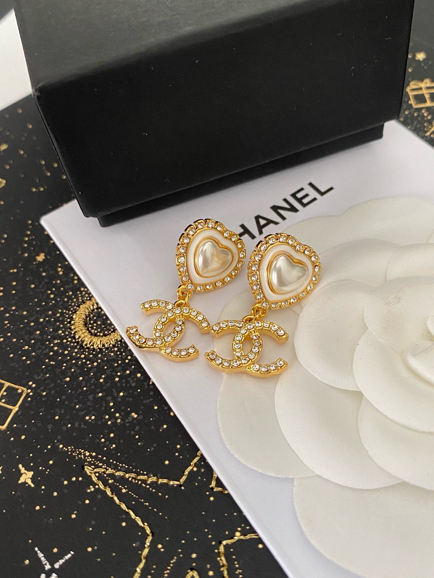Vintage Cc heart earrings