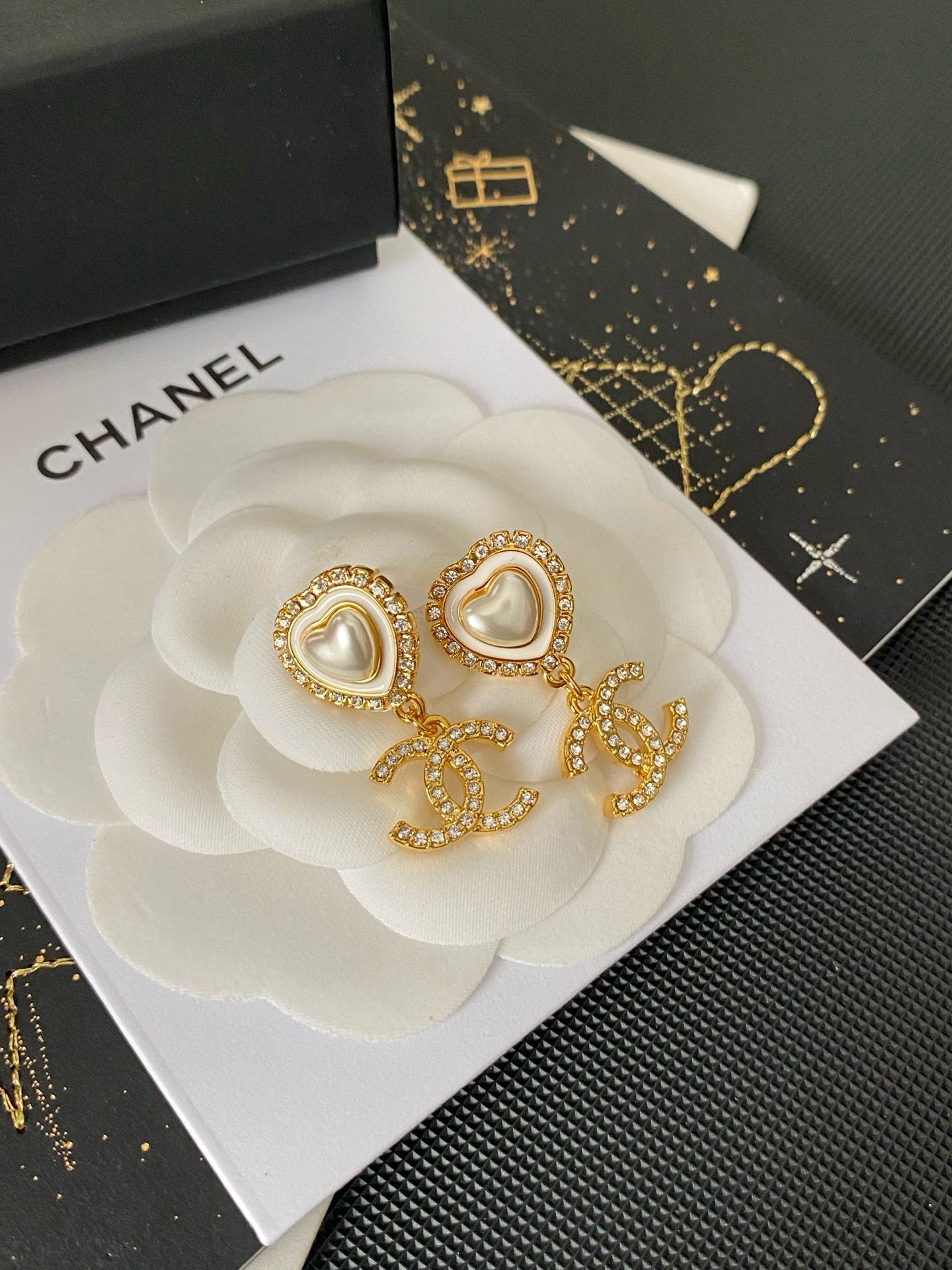 Vintage Cc heart earrings