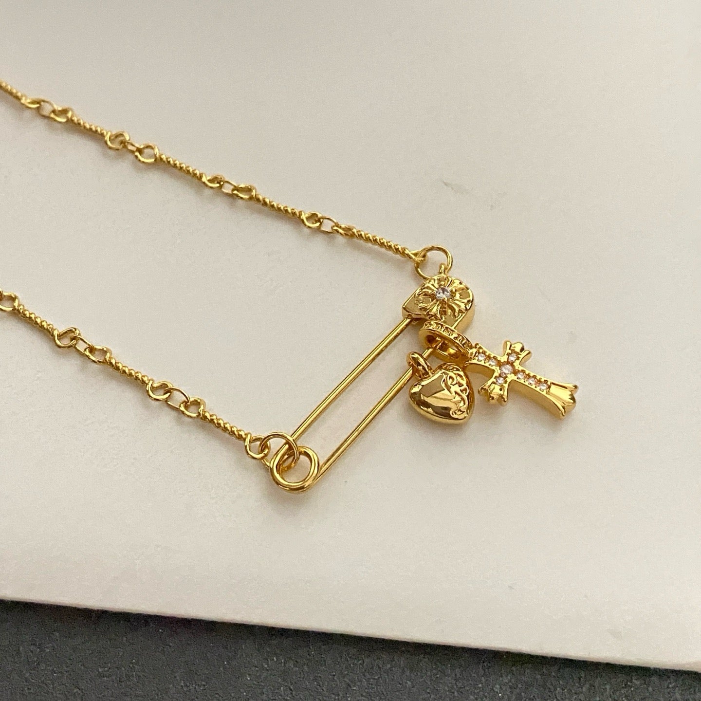 C&H Elegance Necklece