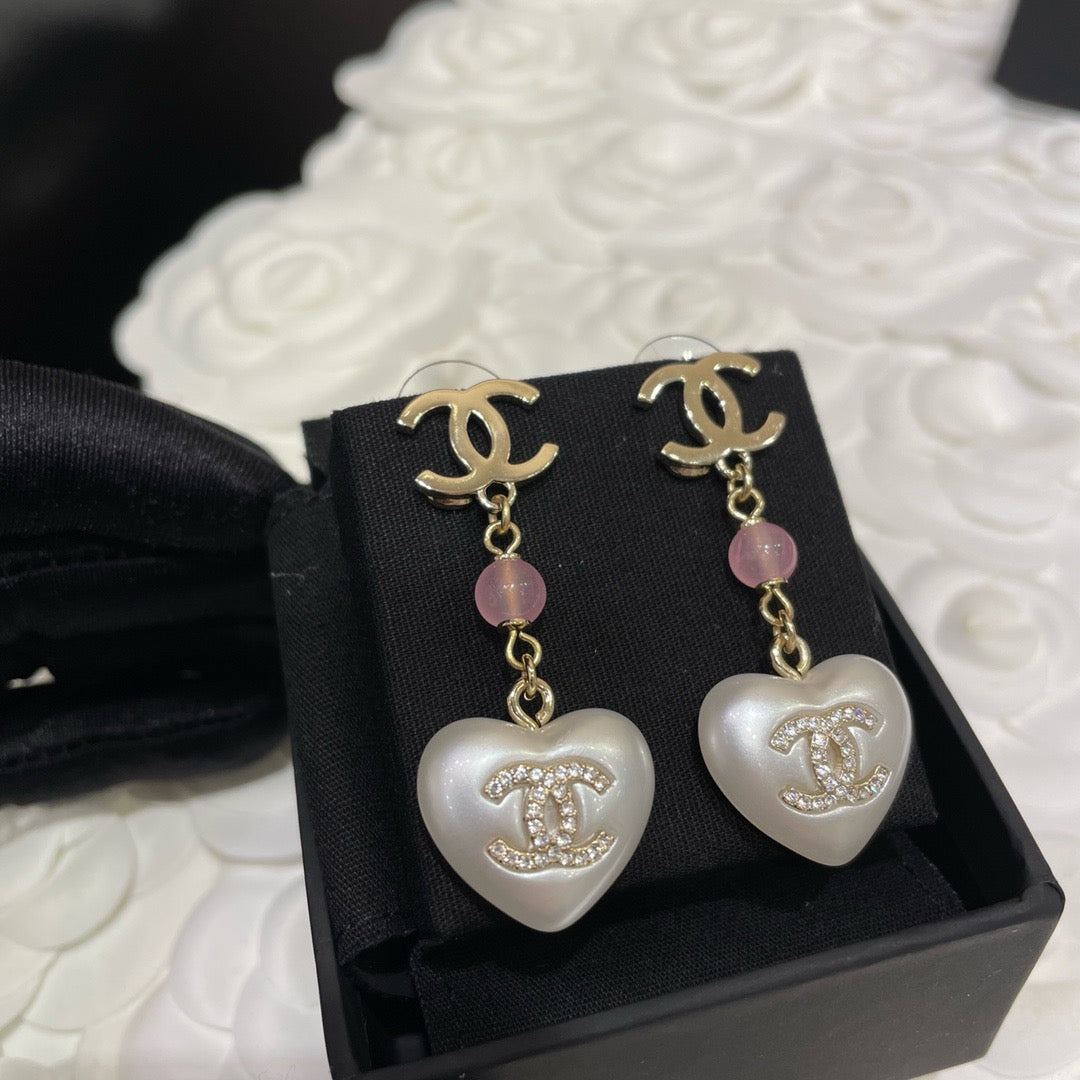 Coco heart enblem earrings
