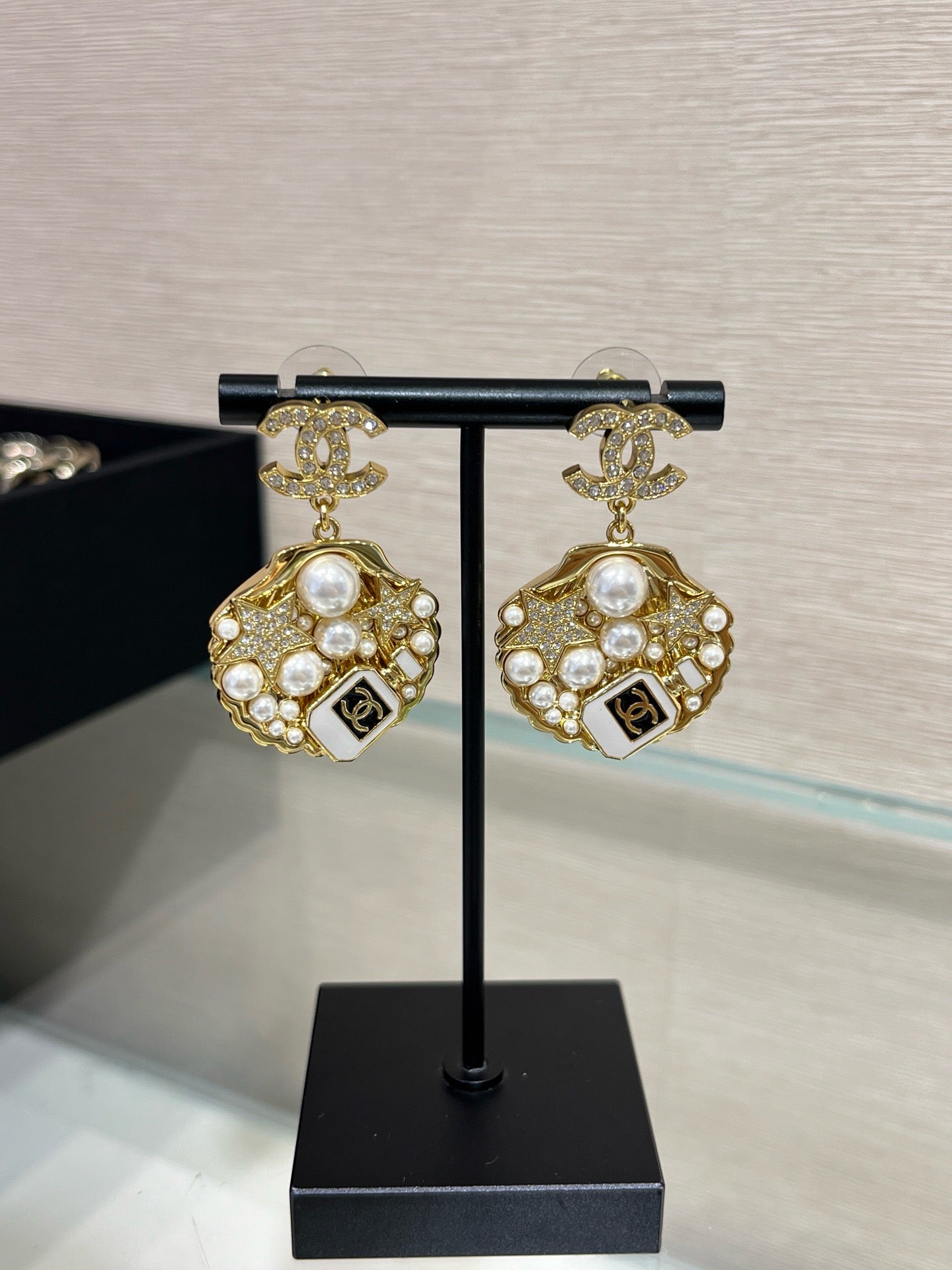Coco shell earrings