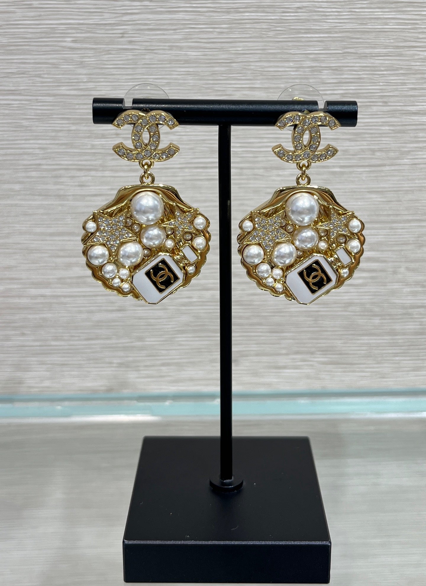 Coco shell earrings