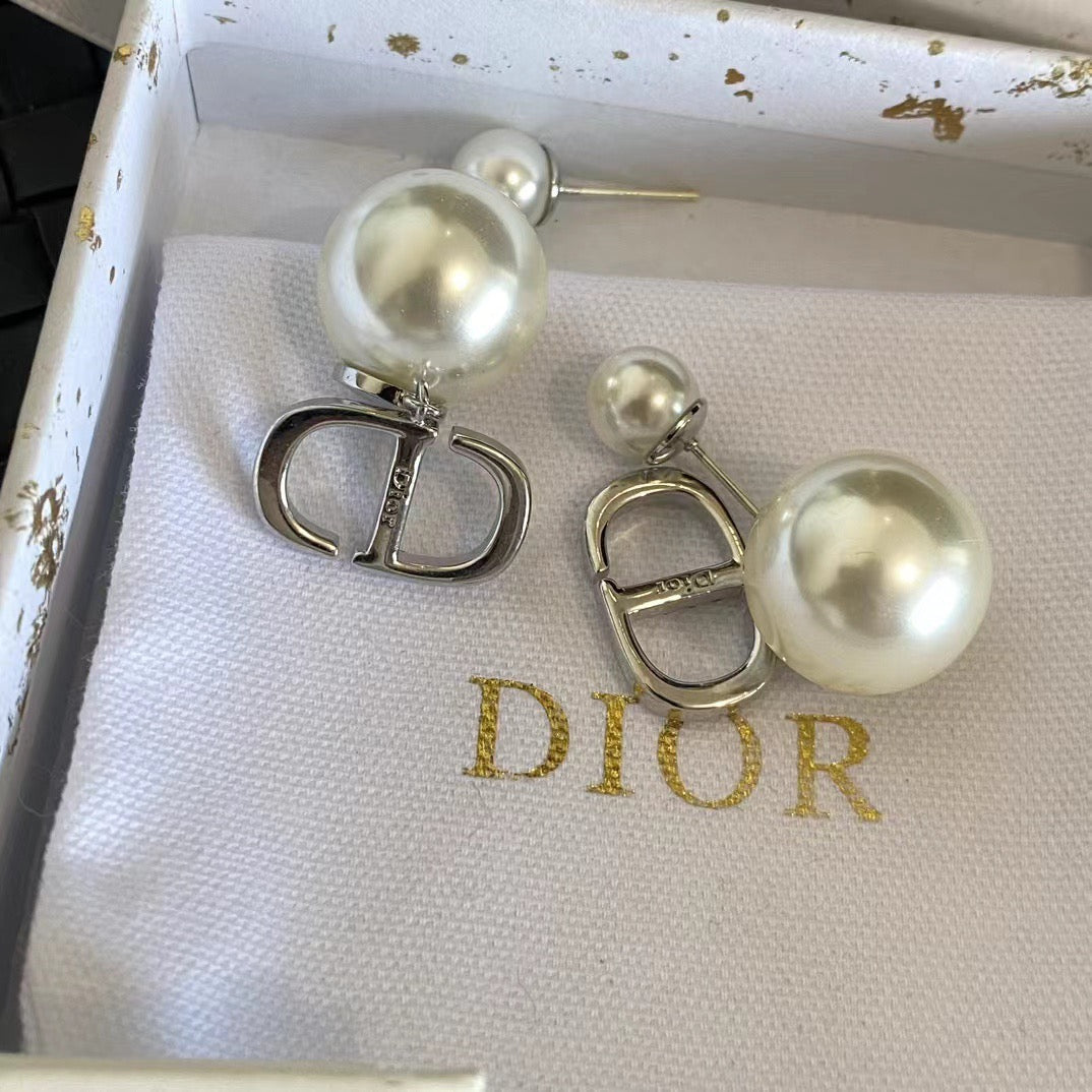 Dio cd pearl earrings
