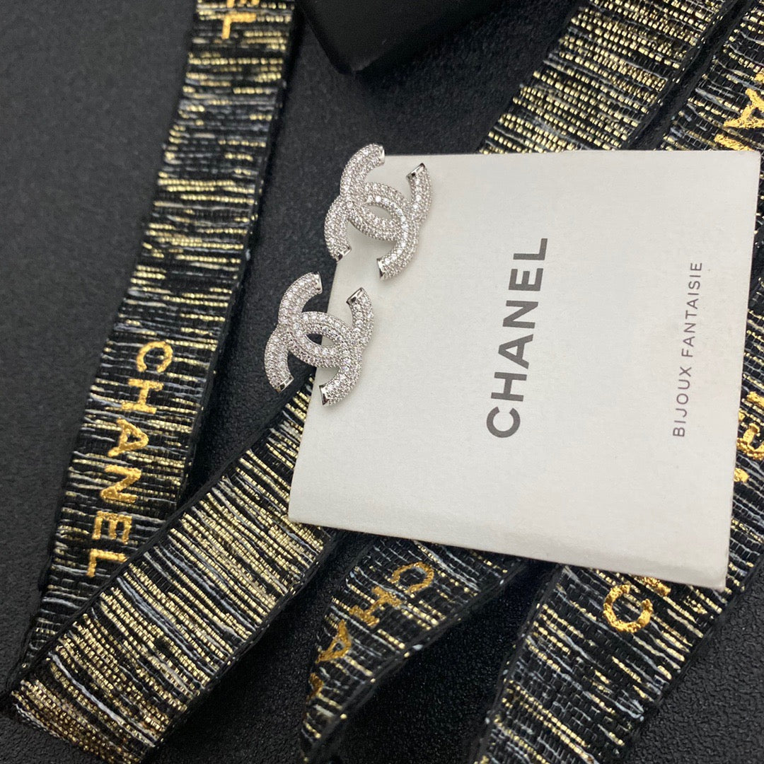 CC mini earrings