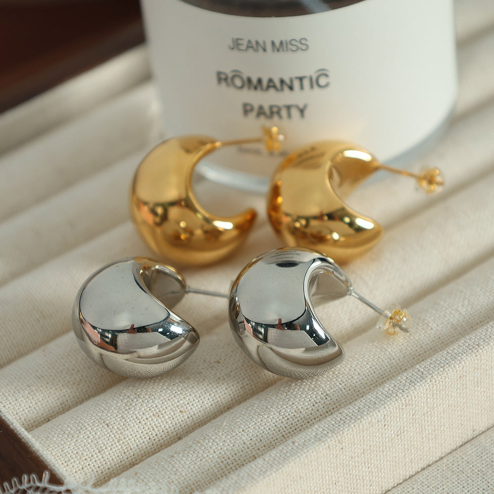 Classic moon earrings