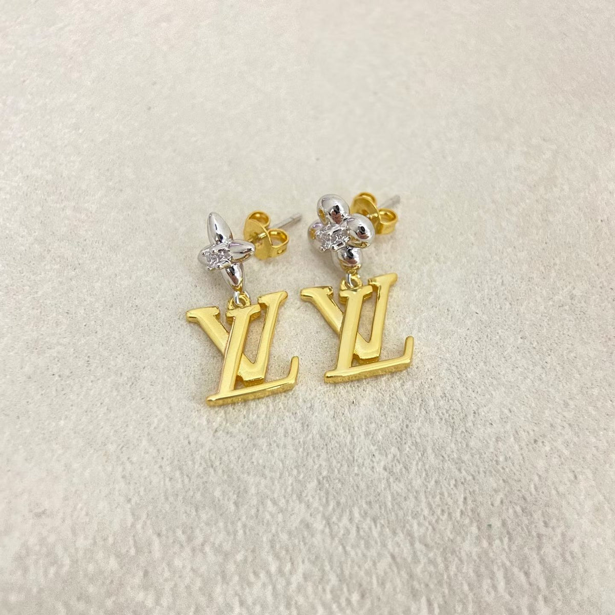 Luvan Cover Earrings