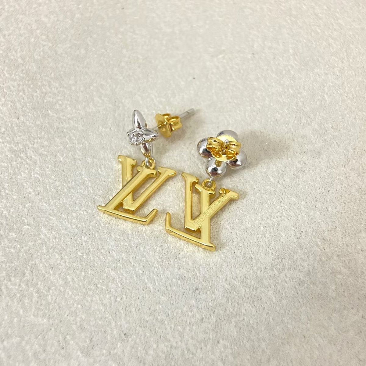Luvan Cover Earrings