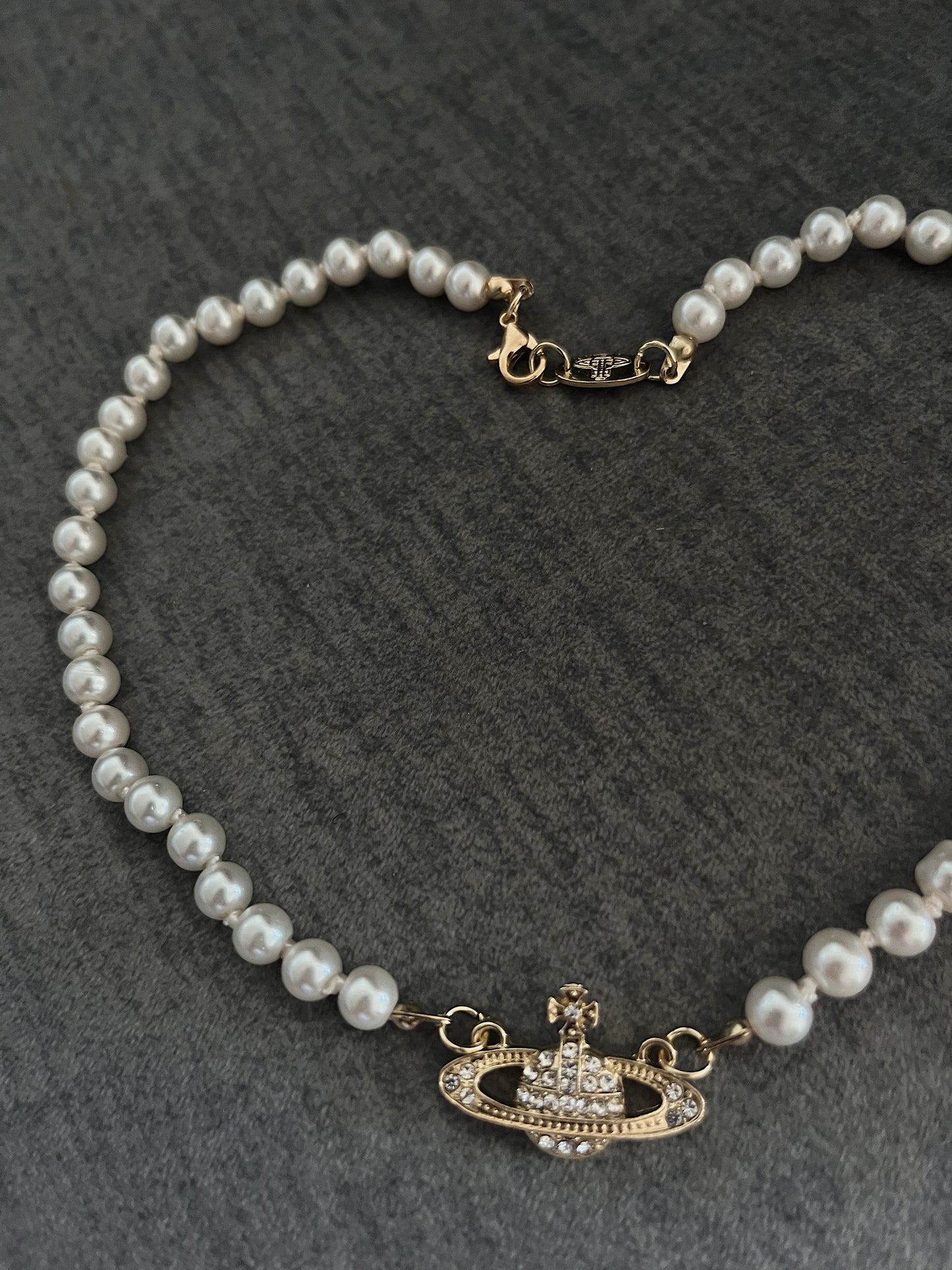 Collar VV Saturno