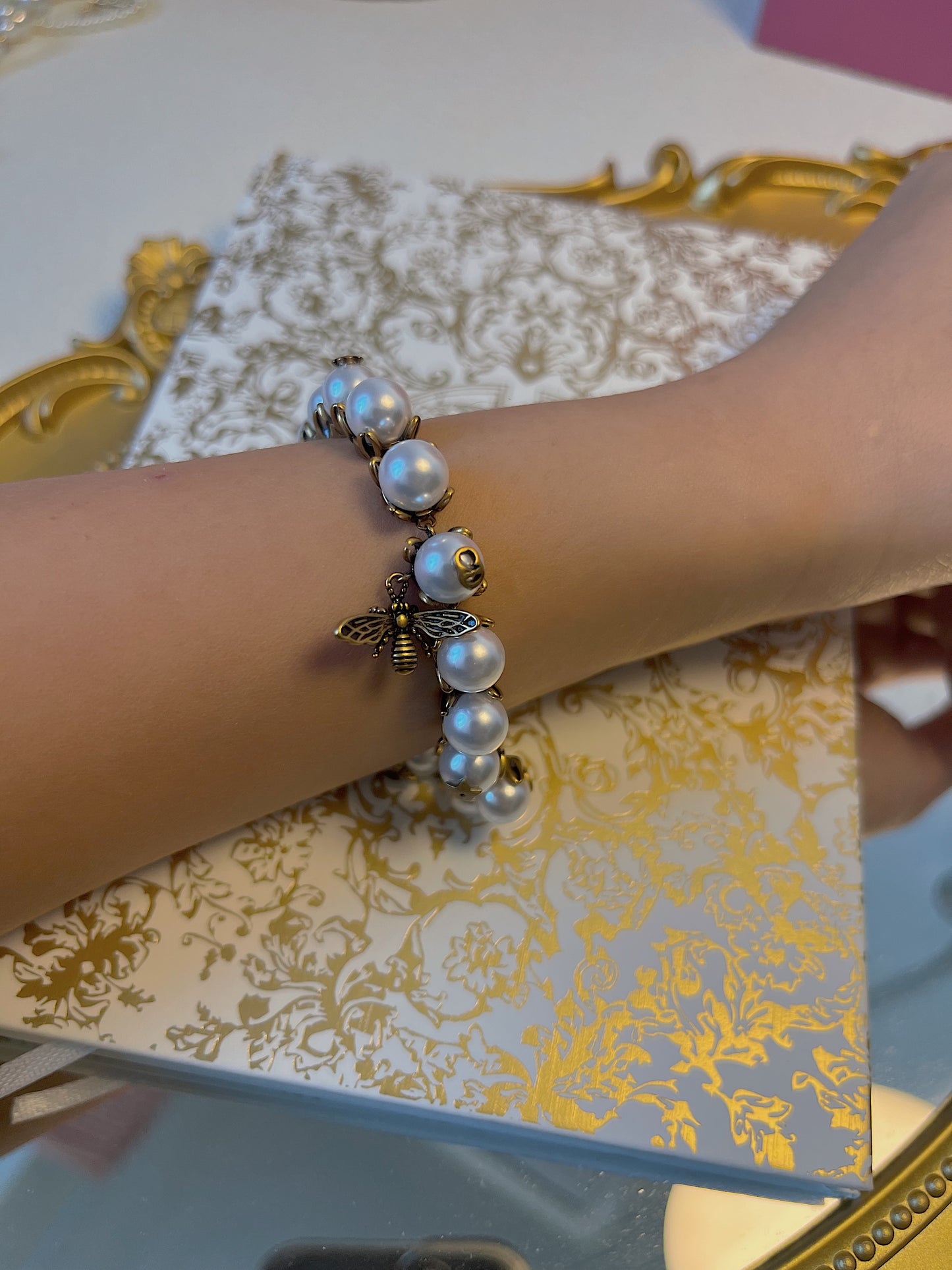 Guzi Pearl Bracelet
