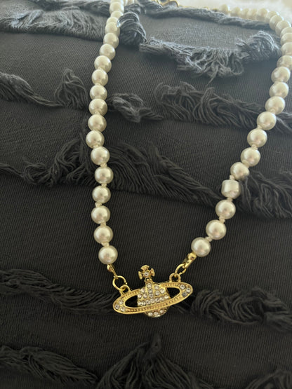 VV saturn necklace