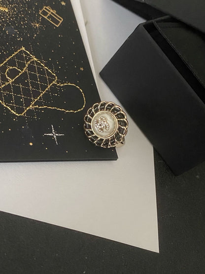 Daisy ring