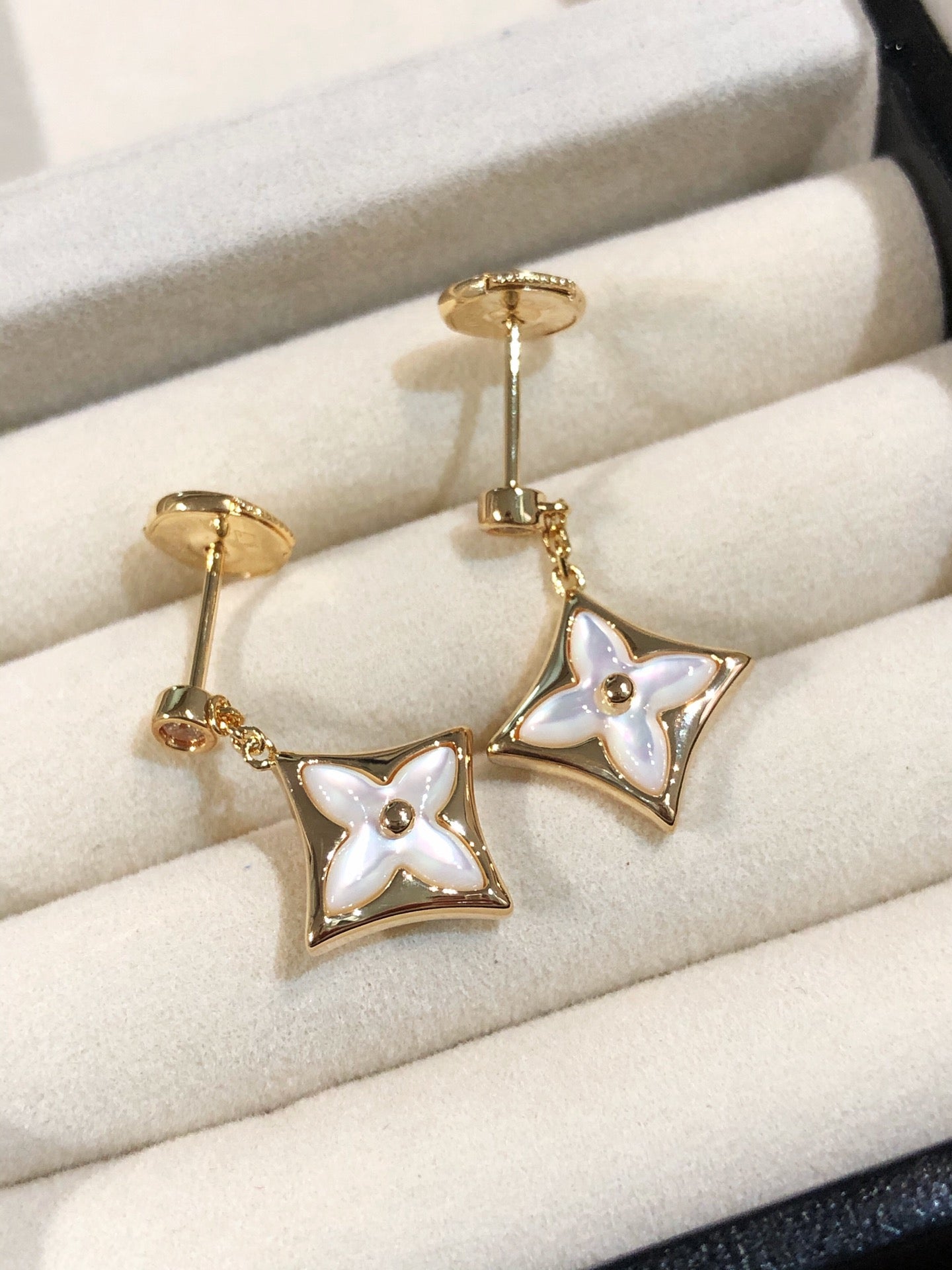 Vilu earrings