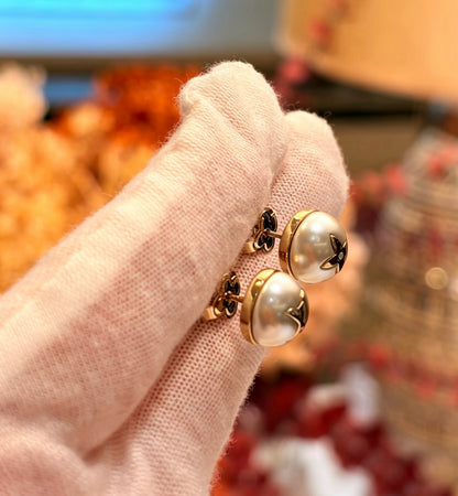 VV Peal Ball Stud Earrings