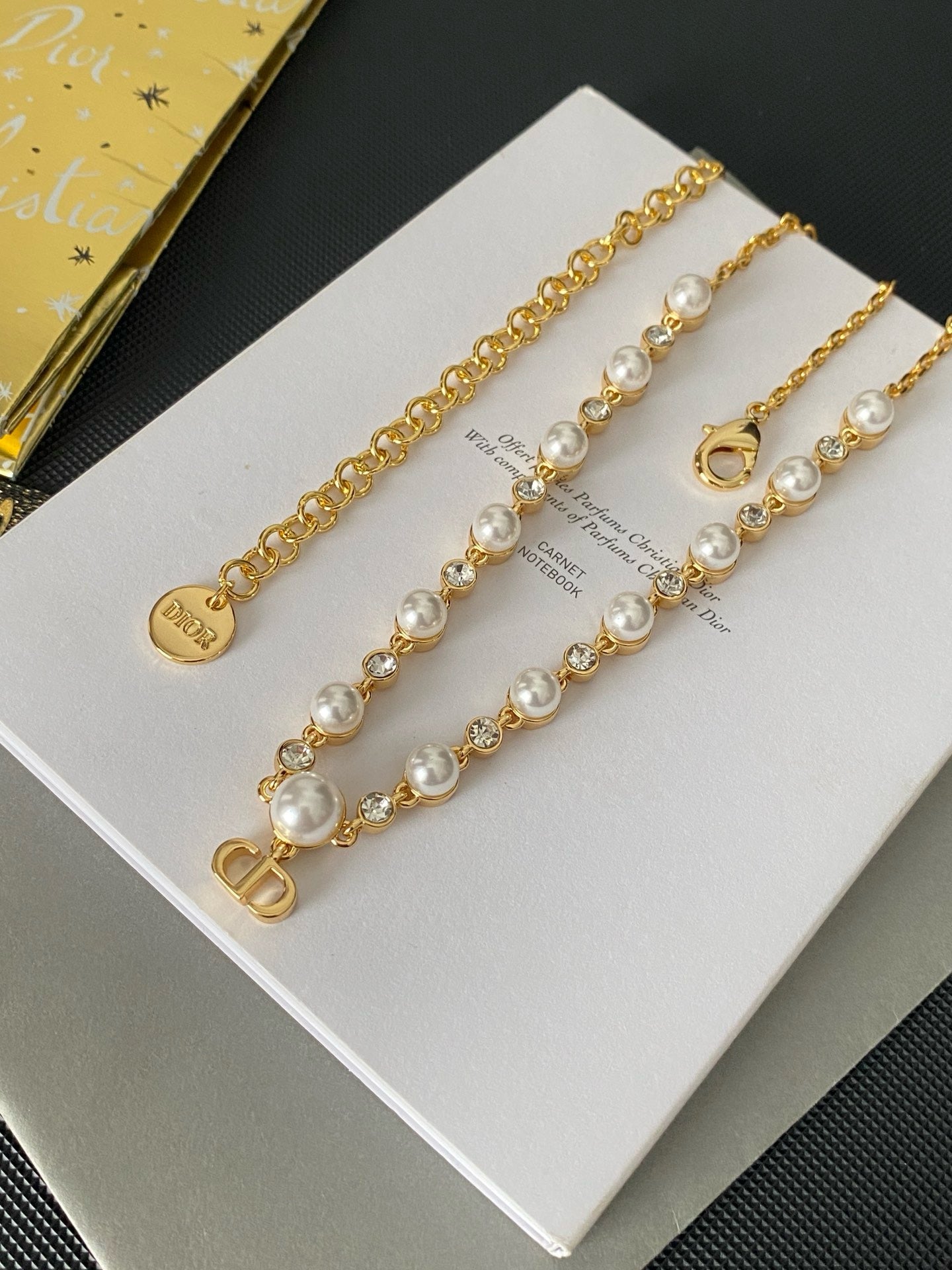 Dio pearl necklace