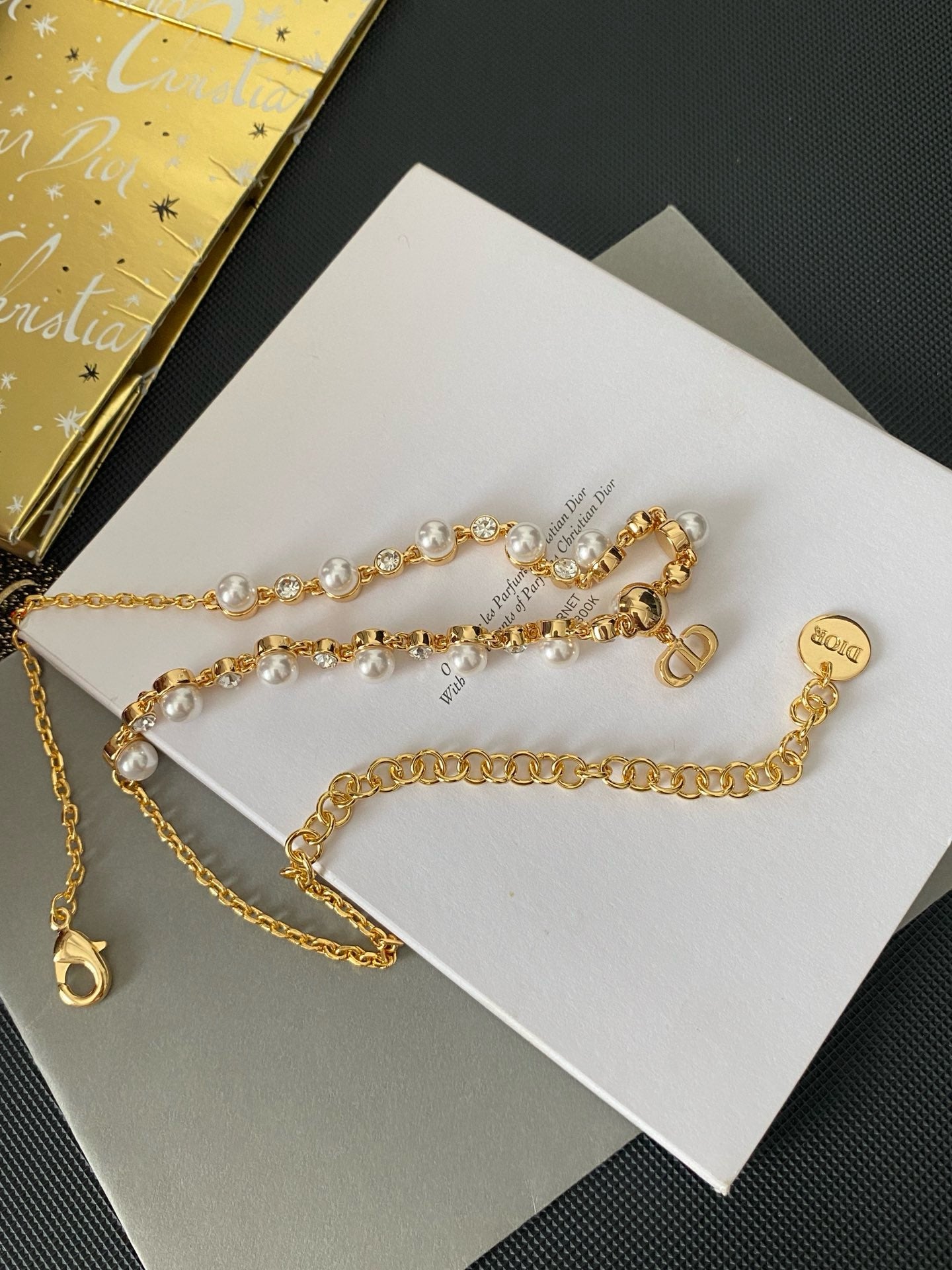 Dio pearl necklace