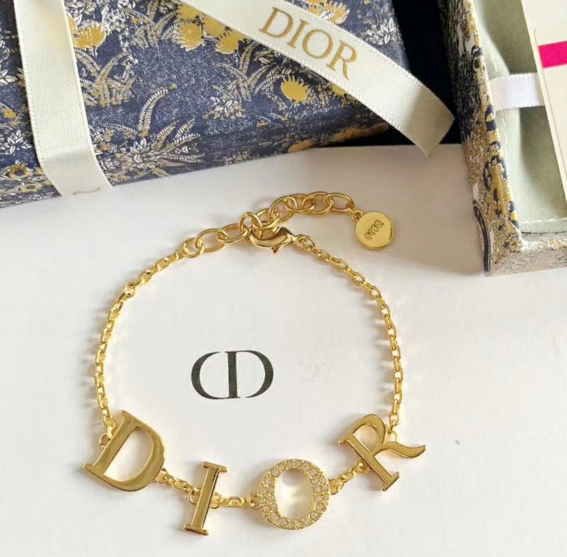 Cassidy D Bracelet