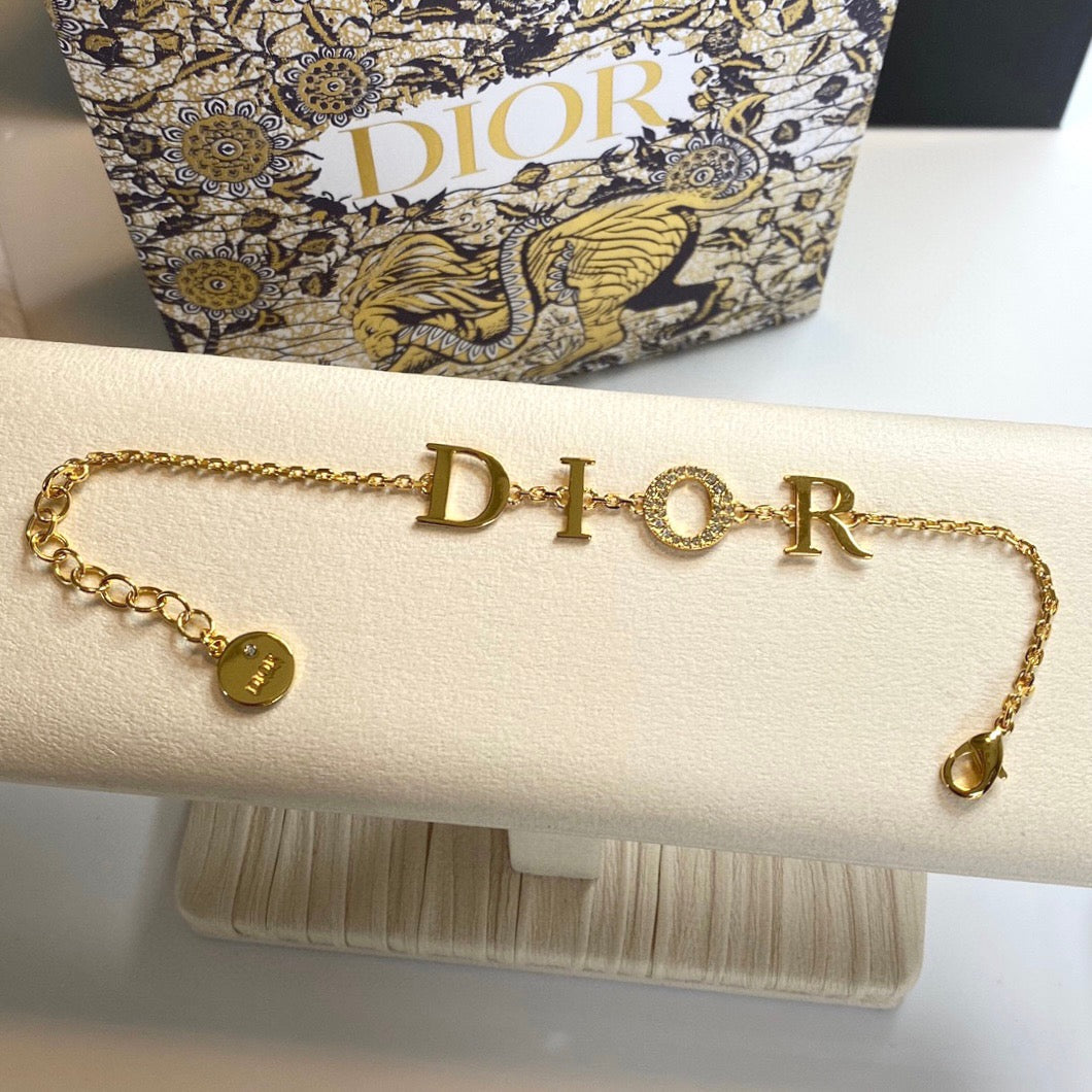 Cassidy D Bracelet