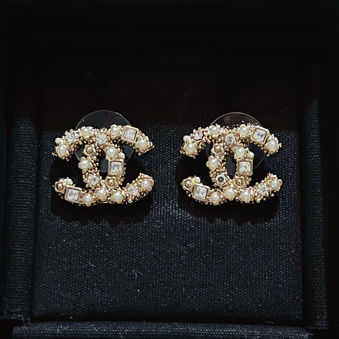 Cc mini crystal Earrings