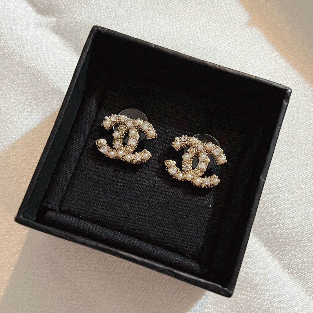 Cc mini crystal Earrings
