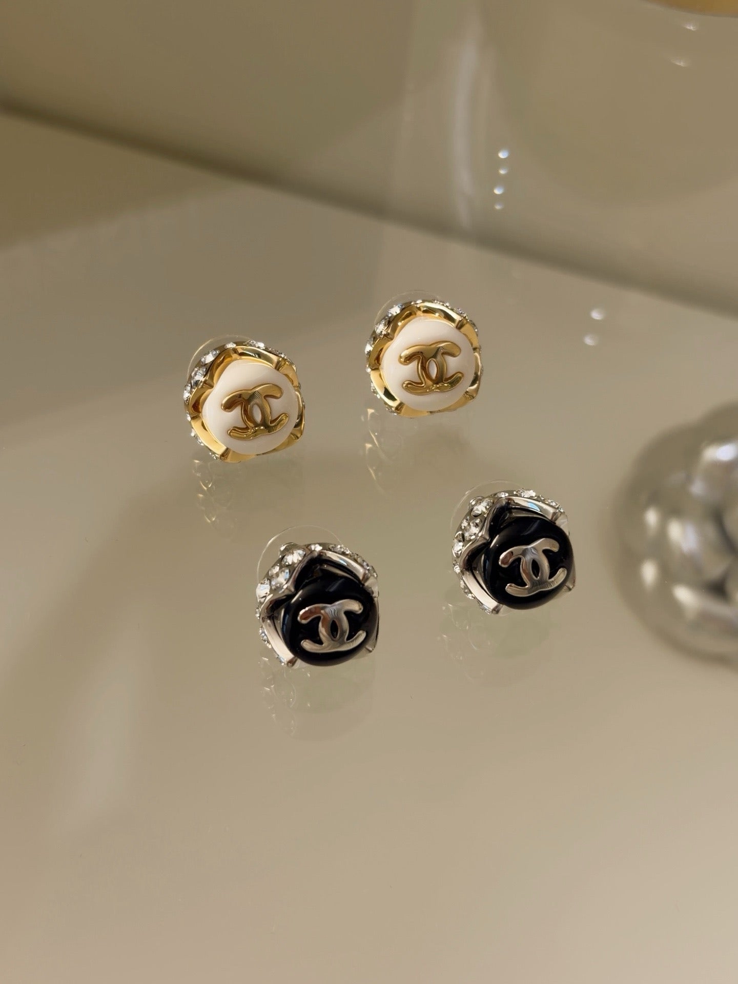 Cella button earrings