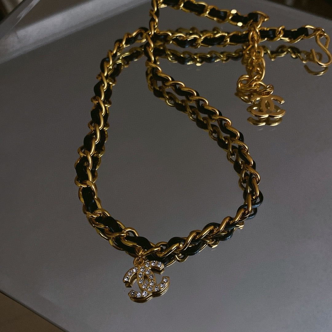Collar vintage de metal Coco