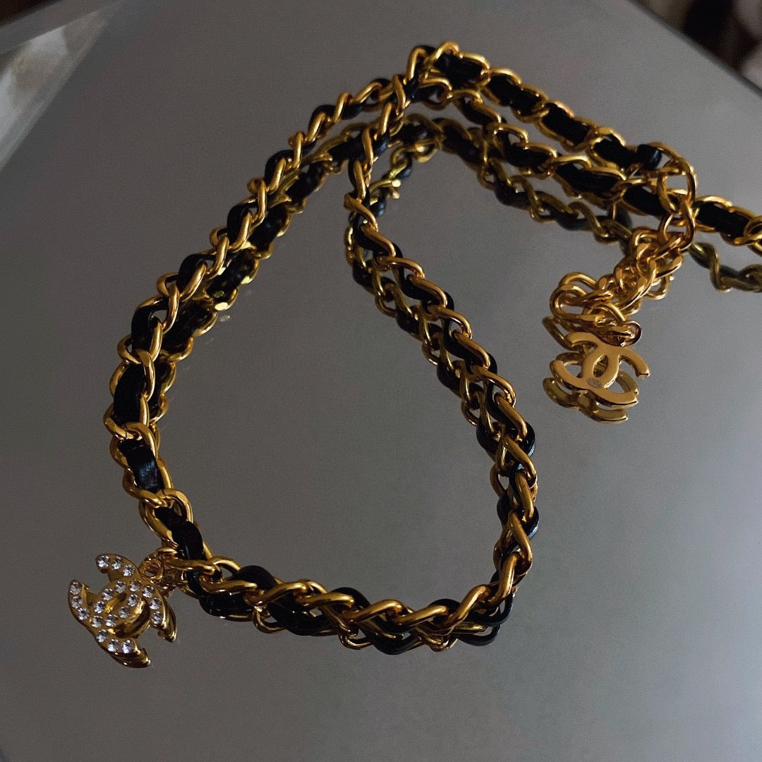 Collar vintage de metal Coco