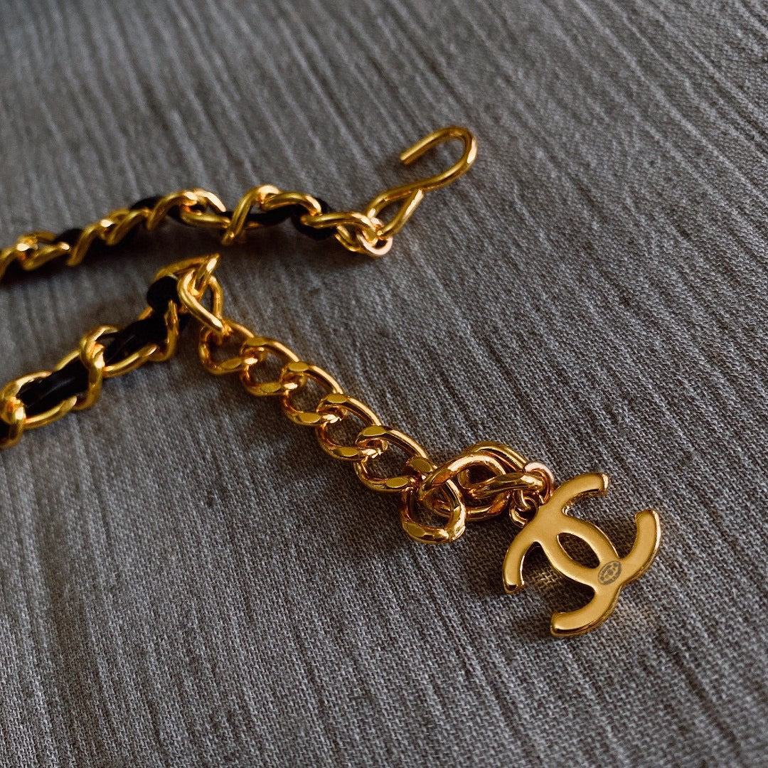 Collar vintage de metal Coco