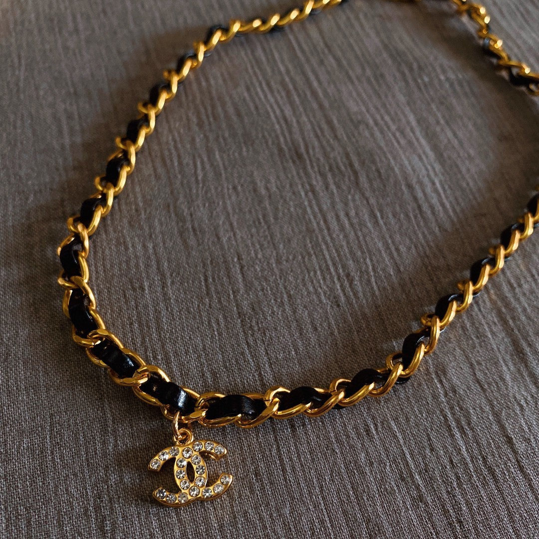 Collar vintage de metal Coco