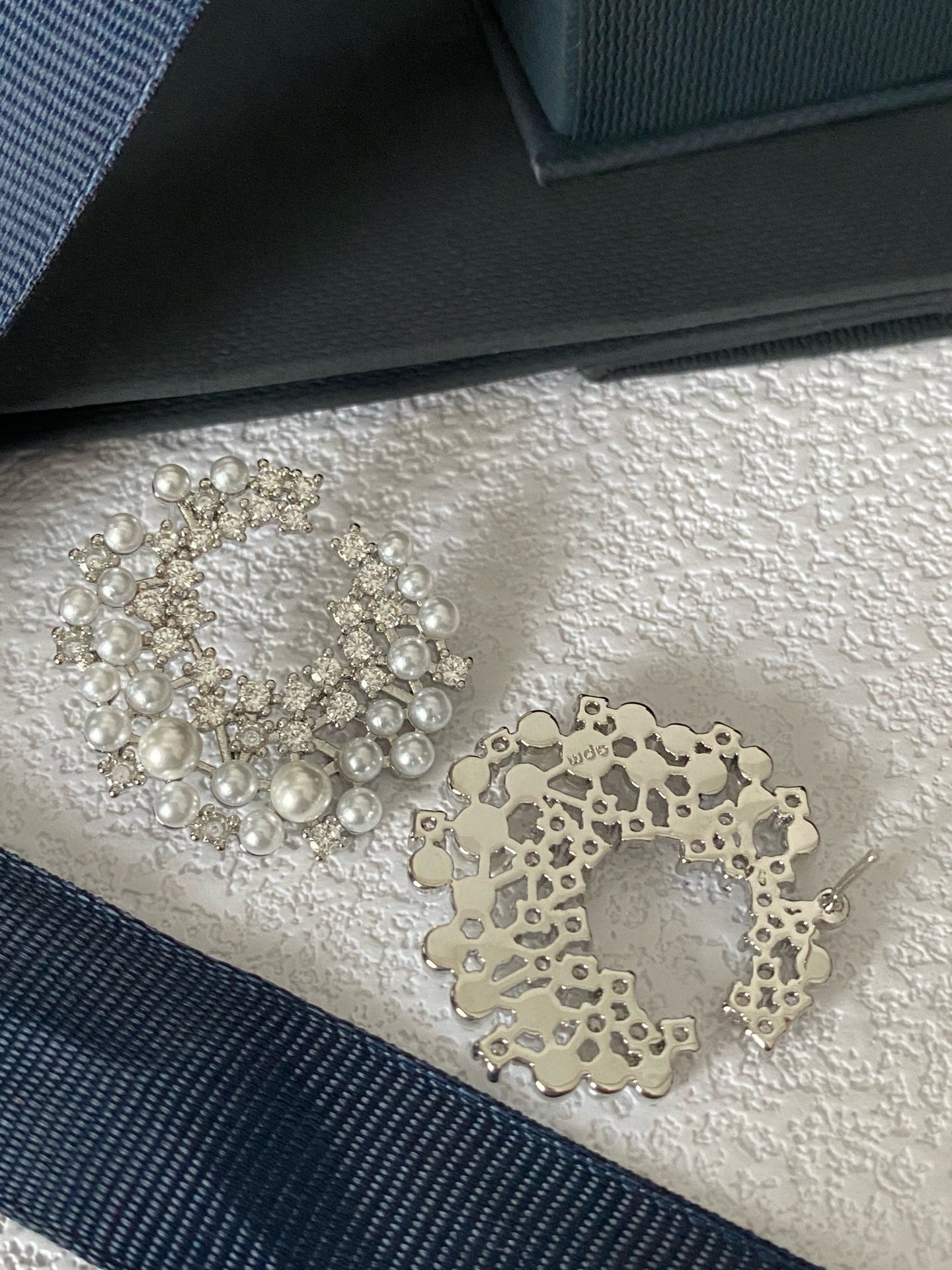 Fancy crystal pearl earrings