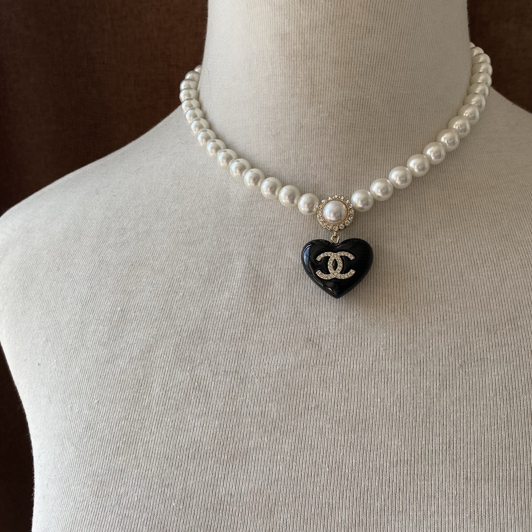 Cici regal pearl necklace