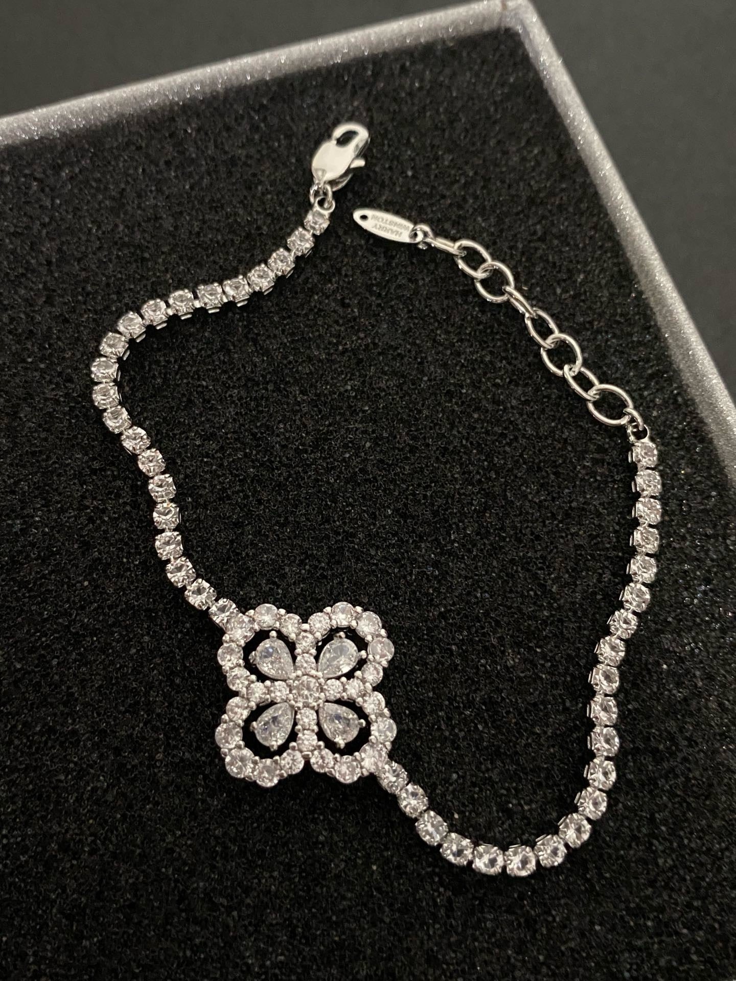 Clover & Crystal Bracelet