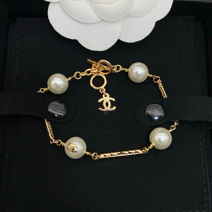 Coco Classic Round Pearl Bracelet