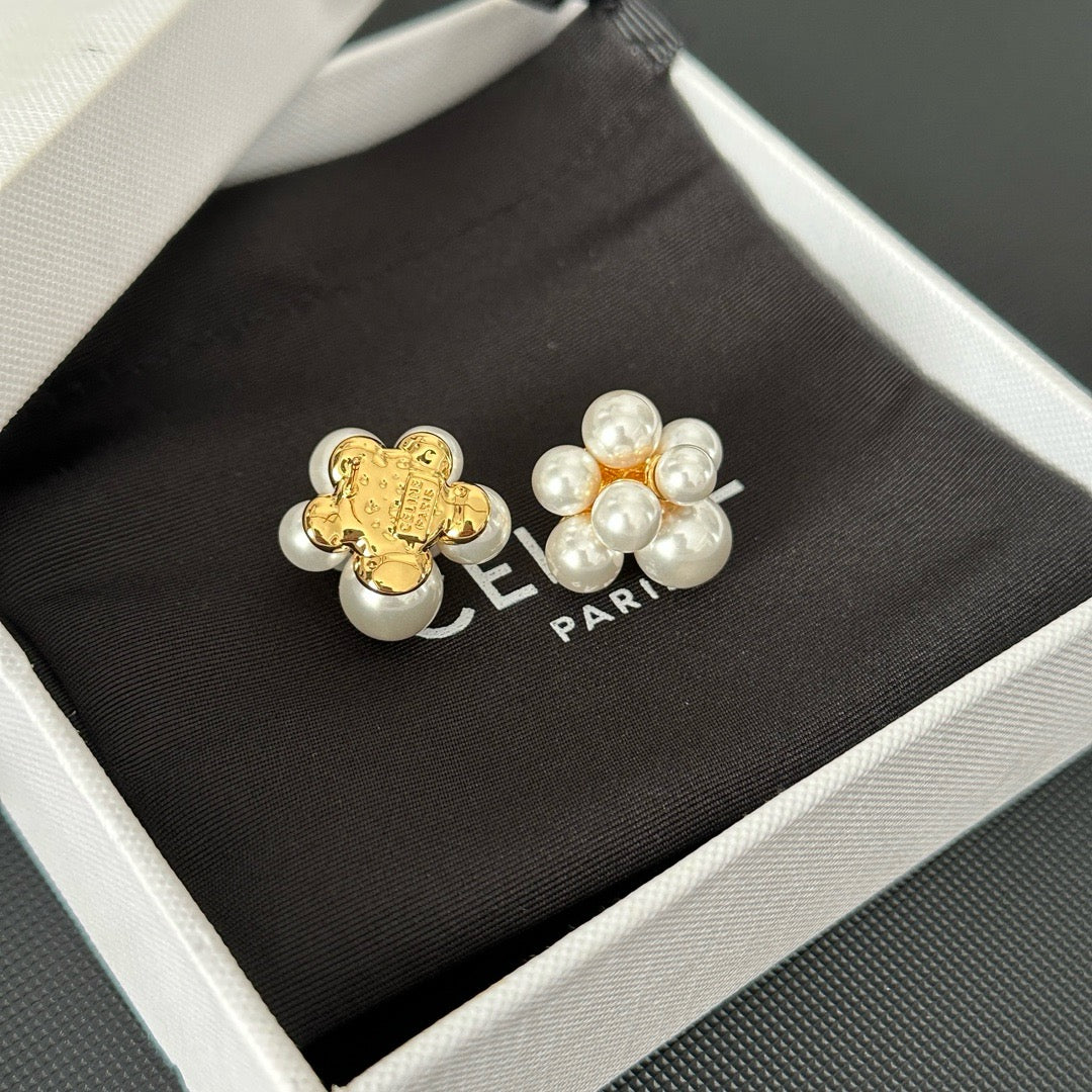 Serin Flower Earrings