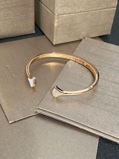 Boco Minimal Crystal Bracelet ✨