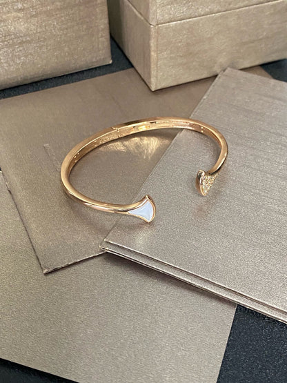 Boco Minimal Crystal Bracelet ✨