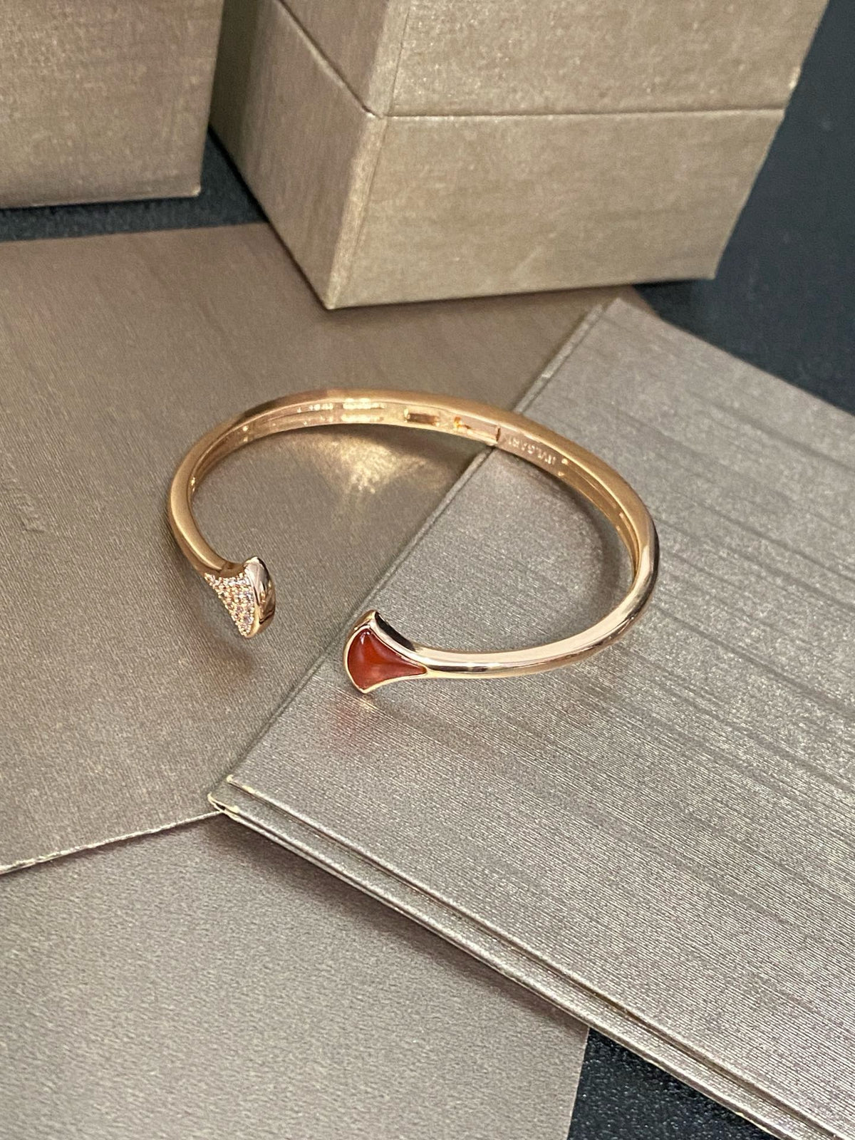 Boco Minimal Crystal Bracelet ✨