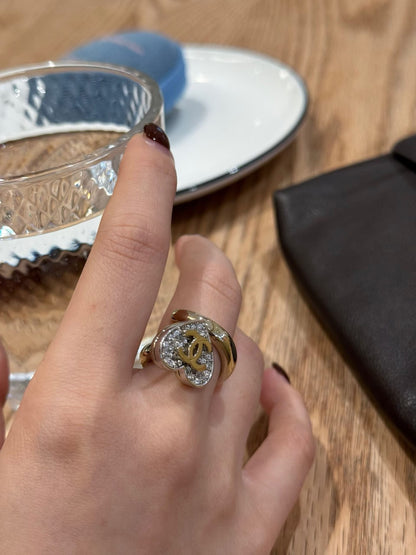 Chistoria crystal ring