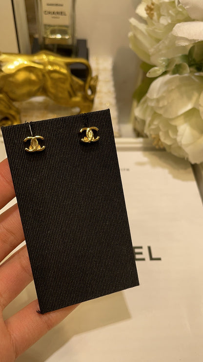 Cc mini stud earrings